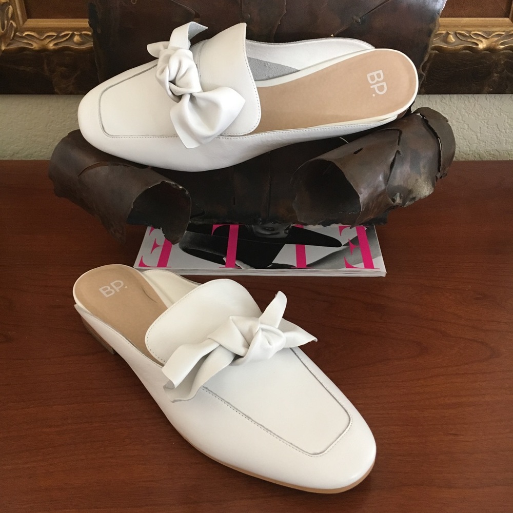 Nordstrom White Flats with Bow Detail